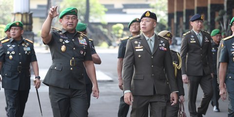 Perkuat Kerja Sama Pertahanan, Jenderal Maruli Sambut Hangat Kunjungan Kehormatan Kasad Singapura