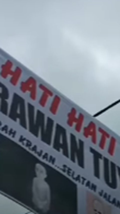 Heboh Warga Satu Dusun Hilang Duit Ramai-Ramai Pasang Spanduk 'Hati-hati Rawan Tuyul'