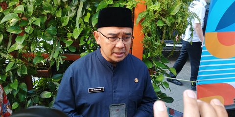 Tegas! Farhan Ungkap Tiang Beton Penyangga Teras Cihampelas Bikin Aliran Air Drainase Buruk