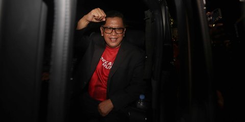 FOTO: Bebas Lewat Amnesti, Hasto Kristiyanto Resmi  Keluar dari Rutan KPK