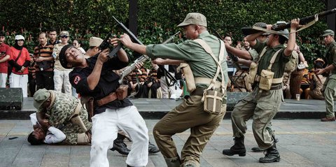 FOTO: Aksi Heroik Serangan Umum Surakarta 1949 Warnai Car Free Day  Bundaran HI
