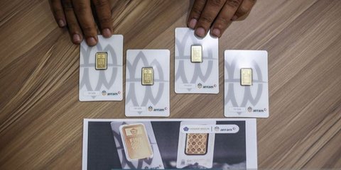 Harga Emas Antam Hari Ini Turun, di Bawah Rp2 Juta per Gram