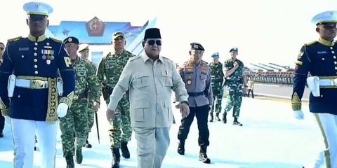 VIDEO: Beda Sikap Prabowo dan Gibran Depan AHY - Puan dan Jenderal TNI di Upacara Militer