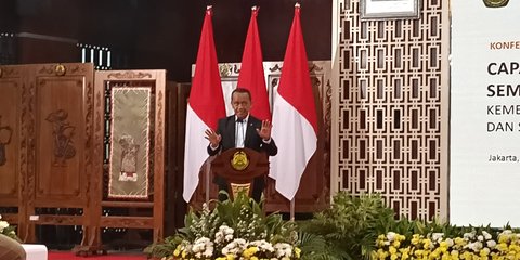 VIDEO: Kelakar Bahlil Lihat Profesor Masih Berpikir saat Ditanya 