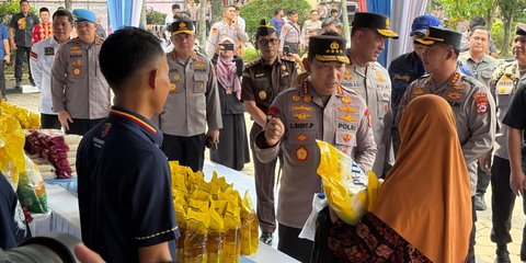 Kapolri Tinjau Gerakan Pangan Murah Polda Banten, Distribusikan 27 Ton Beras SPHP ke Masyarakat