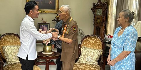 VIDEO: Istri Jenderal TNI Sepuh Try Sutrisno Kaget Sampai Tunjuk Kaki Gibran, Ini Penyebabnya