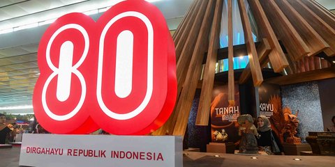 FOTO: Tanah Api Jejak Jiwa,  Instalasi Seni Nusantara Sambut HUT ke-80 RI di Bandara Soekarno-Hatta