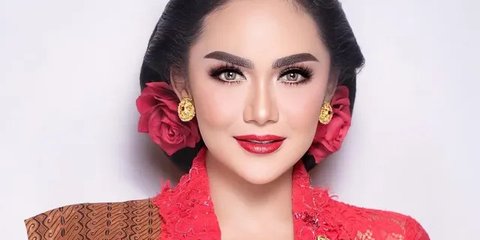 8 Ide Batik dan Kebaya Merah Putih Ala Kris Dayanti, Outfit Hari Kemerdekaan 17 Agustus 1945 HUT RI ke-80