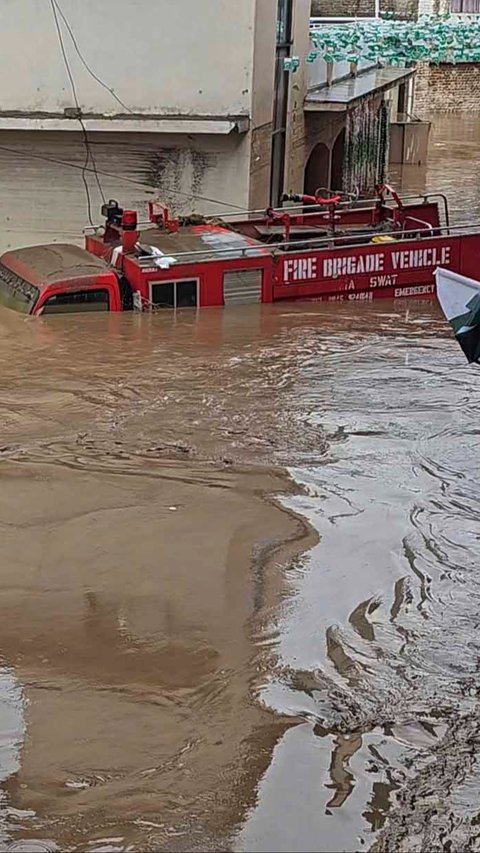 FOTO: Banjir dan Longsor Tewaskan 164 Orang di Pakistan, Hujan Lebat Masih Mengancam