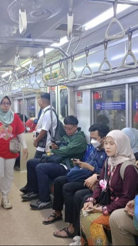 Ada Diskon Tarif KRL, 770 Ribu Penumpang Padati Kereta Pada Hari Kemerdekaan 17 Agustus