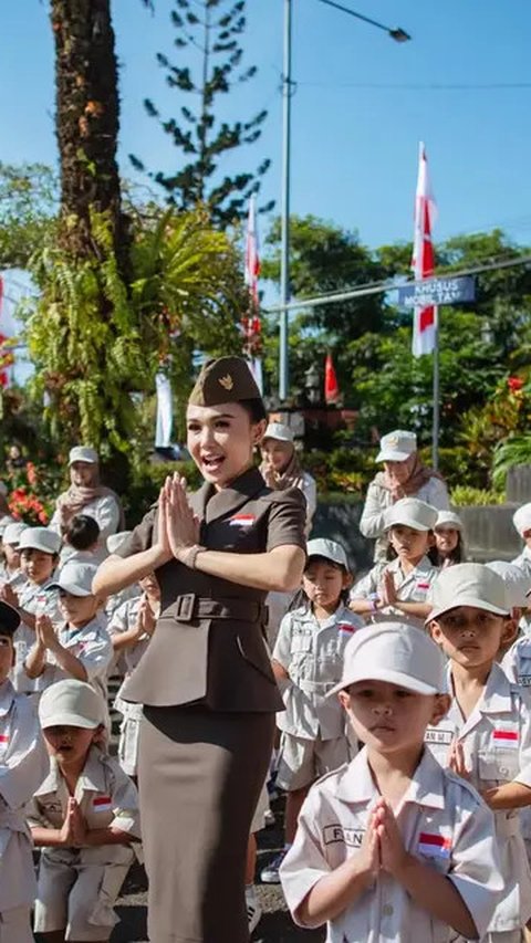 Deretan Potret Cantik Yuni Shara Jadi Pembina Upacara HUT ke-80 RI di PAUD Miliknya Curi Perhatian