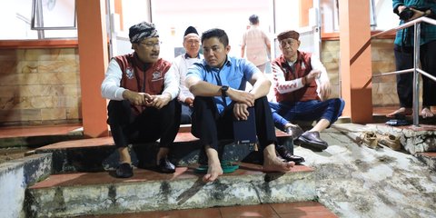 {{caption}}