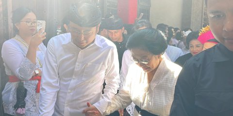 Didampingi Hasto dan Prananda, Megawati Melayat ke Rumah Duka Ibunda Wawali Denpasar
