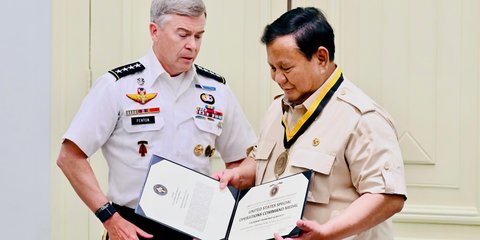 Bertemu Jenderal Amerika, Prabowo Terima Medali Kehormatan dari Komando Operasi Khusus AS