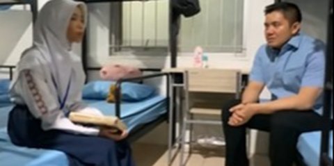 Lantunan Merdu Ayat Suci dari Siswi SRMP Bikin Seskab Letkol Teddy Terdiam Haru