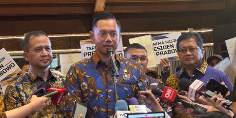 VIDEO: AHY Kepalkan Tangan Depan Mahasiswa Ingatkan Pesan Berani Prabowo 