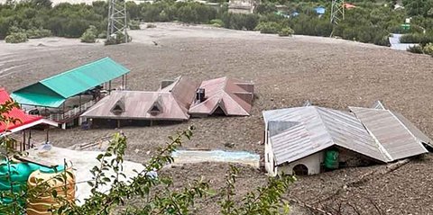 FOTO: Banjir Bandang Hantam Desa Wisata di Uttarakhand, 4 Tewas 100 Hilang