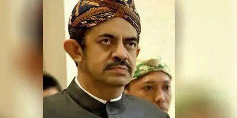 Jurist Tan, Eks Stafsus Nadiem Makarim jadi DPO Kejagung, Kapan buat Riza Chalid?