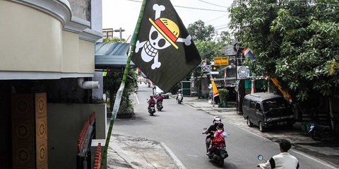 FOTO: Ketika Bendera Bajak Laut One Piece Berkibar di Solo Menjelang 17 Agustus