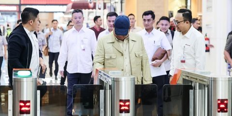 VIDEO: Pecah Tangis Wanita Ini Bisa Bertemu dan Salaman dengan Prabowo di Halim