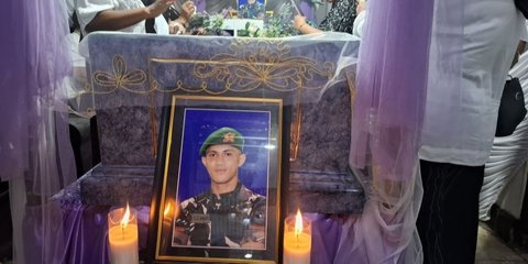 VIDEO: Pecah Tangis Ibunda Ingat Permintaan Terakhir Prada TNI Lucky 