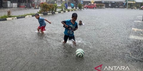 BMKG Peringatkan Hujan Lebat di Jawa Barat Sepekan ke Depan, Warga Diminta Waspada