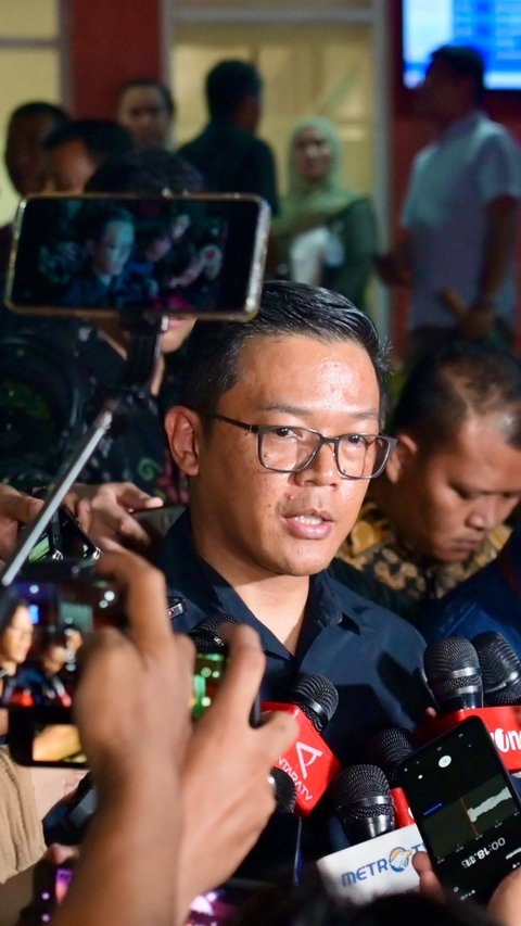 Menlu Sugiono Janji Beri Bantuan Pendidikan bagi Anak Mendiang Zetro Leonardo Purba