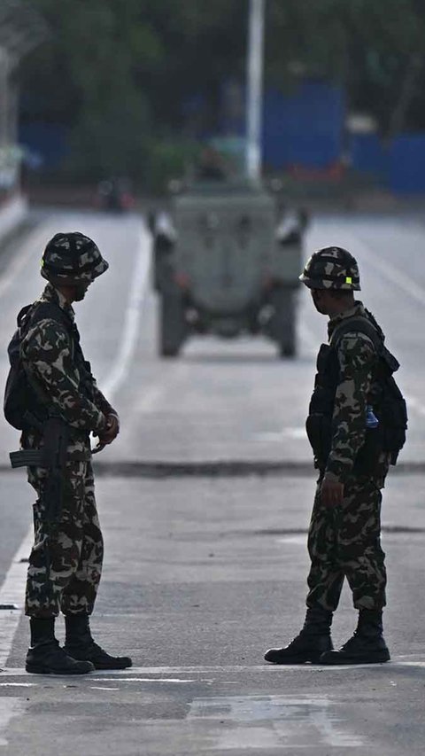 FOTO; Paska Kerusuhan Masif, Militer Nepal Berlakukan Jam Malam