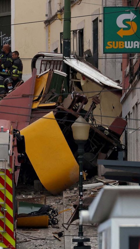 FOTO:  Kereta Kabel Bersejarah Gloria di Portugal Renggut 15 Nyawa