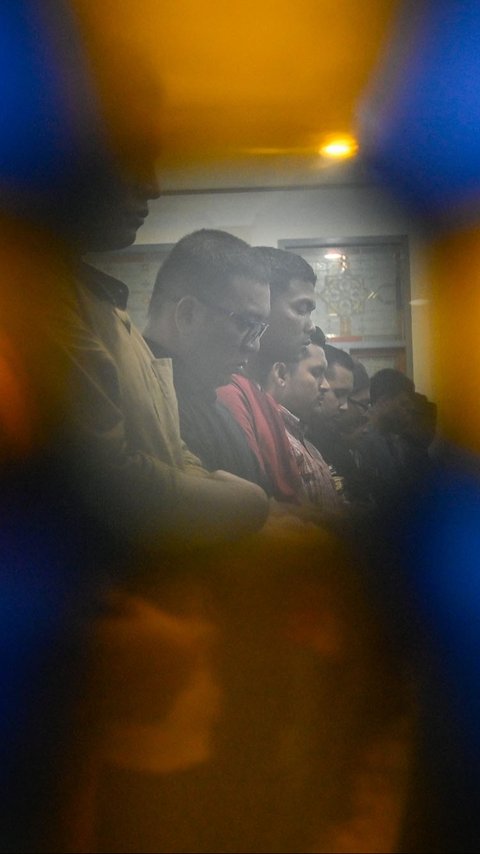 FOTO: Warga Aceh Sambut Gerhana Bulan Total dengan Shalat dan Observasi Langsung