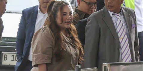 Lisa Mariana Tak Hadiri Pemeriksaaan di Bareskrim karena Sakit, Minta Dijadwal Ulang