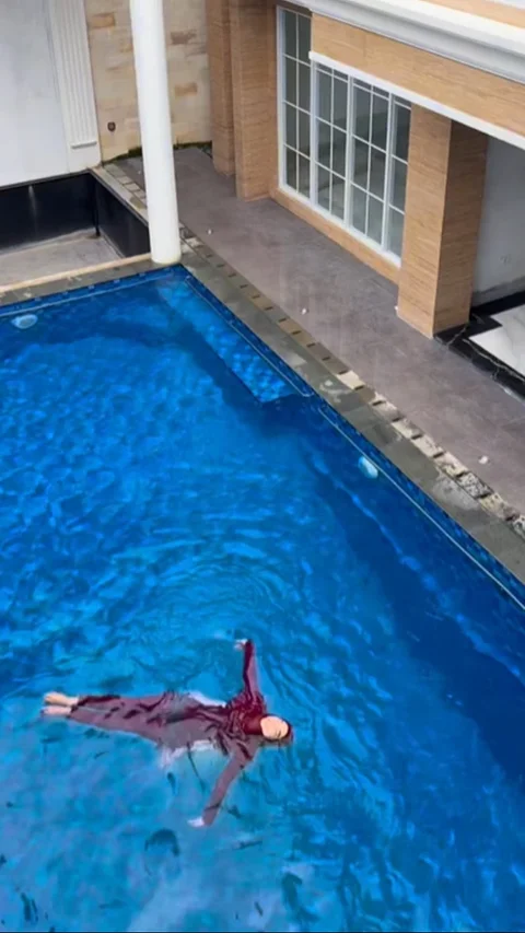 Penampakan Kolam Renang Mewah di Rumah Baru Ria Ricis Jadi Sorotan