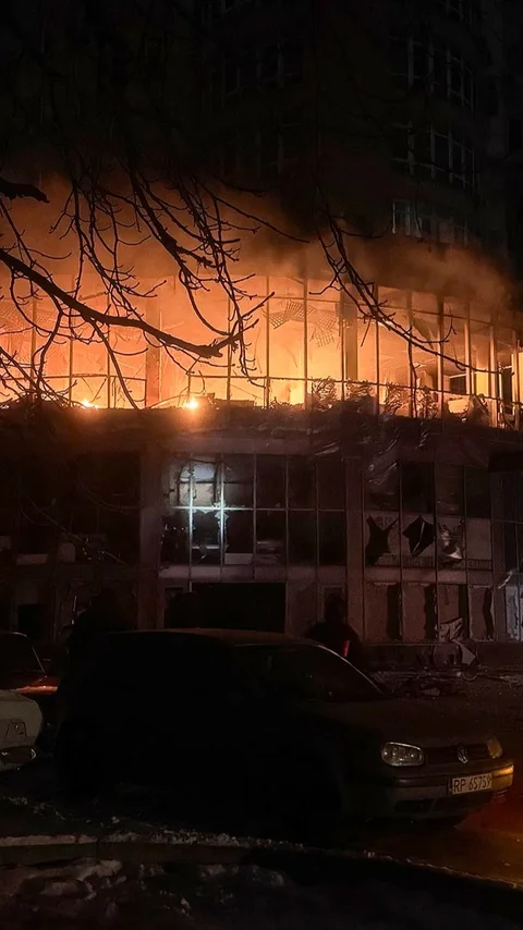 FOTO: Serangan Besar Besaran Drone Rusia Guncang Zaporizhzhia