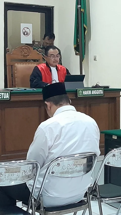 Sidang Kasus Penyebaran Porno AI Terdakwa Chiko, Para Korban Mengaku Malu dan Marah