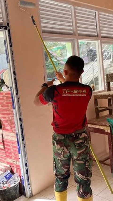 Pemulihan Pendidikan Sumbar Dikebut, Pembersihan Sekolah dan Pesantren Pasca Bencana Terus Dilakukan