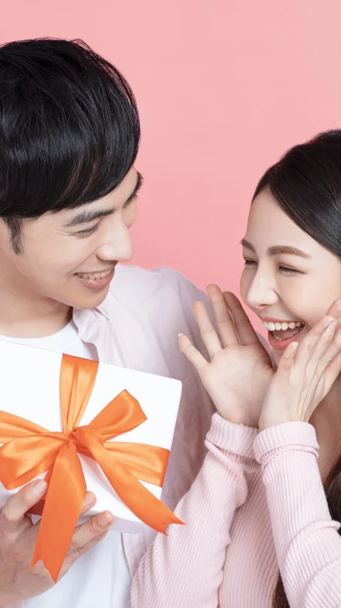 Ide Kado Valentine yang Meaningful untuk Pasangan, Skincare Korea Bisa Jadi Kejutan Istimewa