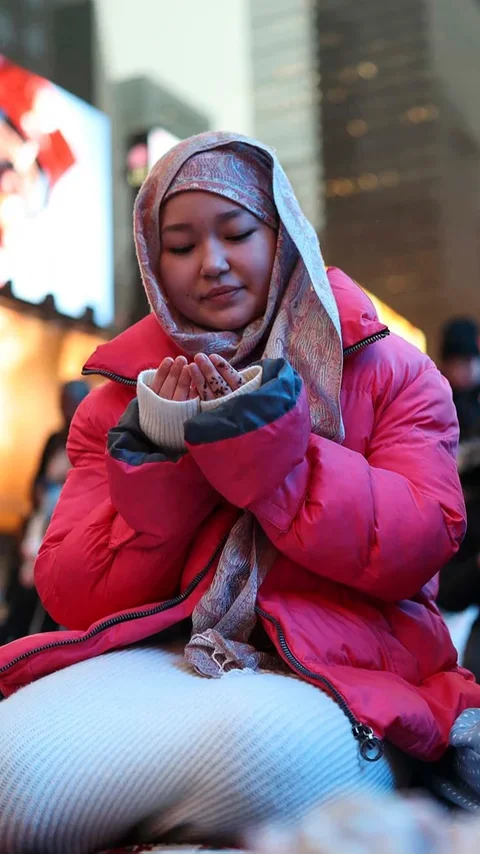 FOTO: Semangat Ramadan Menggema di Times Square New York