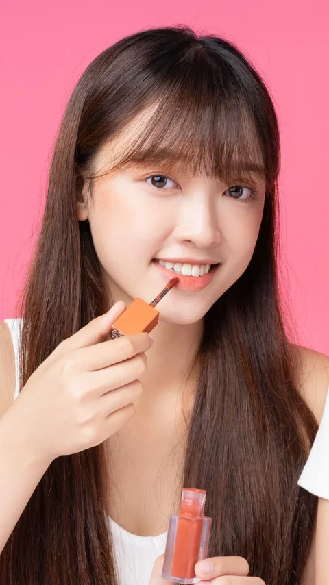 Mau Tampil Fresh ke Kampus Tanpa Makeup Tebal? Coba Tutorial Simpel Ini