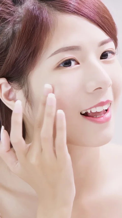 Kulit Lagi Berjerawat? Coba Cara Lembut Ini Biar Kulit Nggak Makin Iritasi