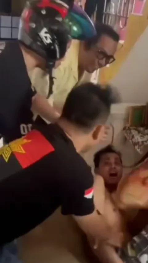 Polisi di Palembang Bangunkan Buronan Penganiayaan Pakai Lagu Ultah, Pelaku Langsung Teriak Histeris