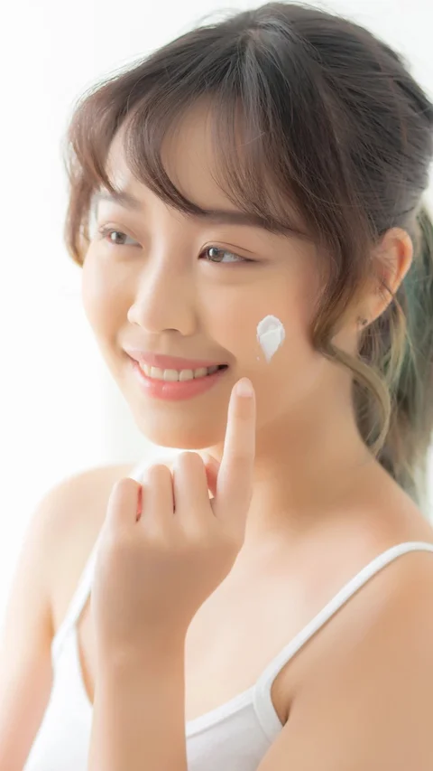 Urutan Skincare Acne-Prone yang Benar, Jangan Sampai Salah Layering