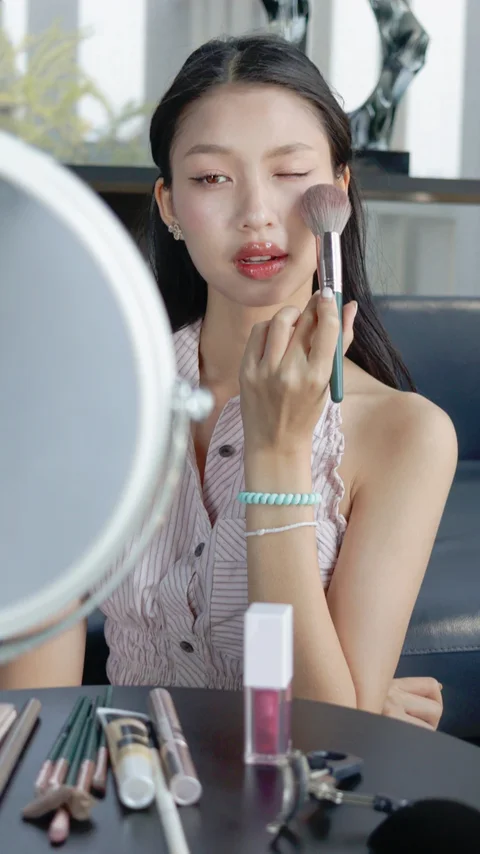 Mau Makeup Anti Geser Saat Cuaca Panas? Ini 5 Trik Simpel Biar Tetap Stay Seharian