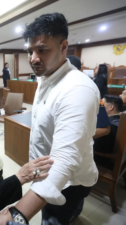 FOTO: Ammar Zoni Divonis Tujuh Tahun Penjara dalam Kasus Narkotika Rutan Salemba