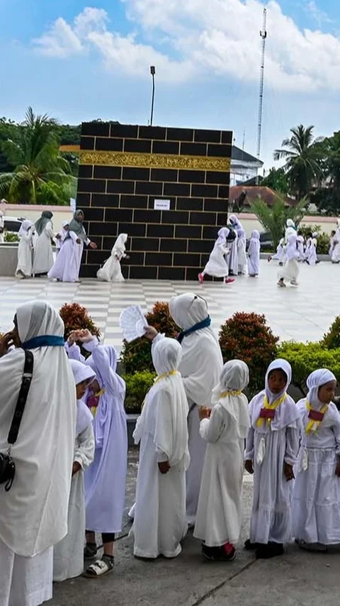 FOTO: Antusias Siswa TK Ikuti Manasik Haji di Banda Aceh
