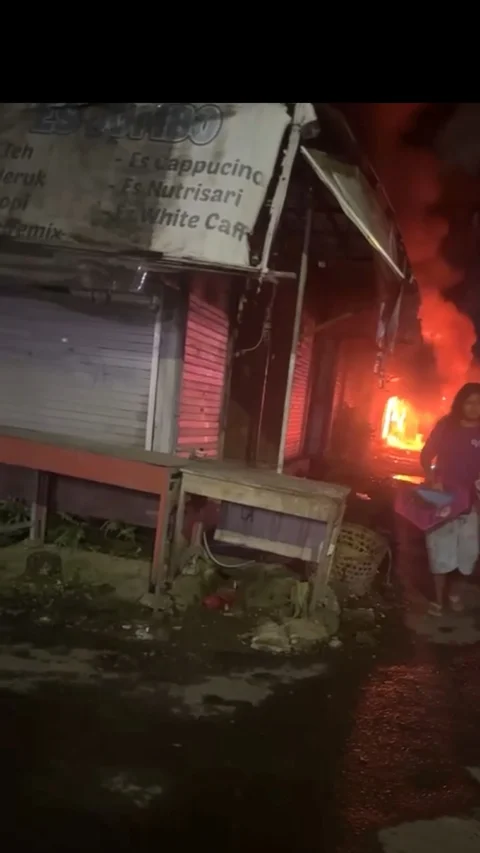 Kebakaran di Pasar Kanjengan Hanguskan 468 Kios, Pedagang Kecil Kehilangan Nafkah