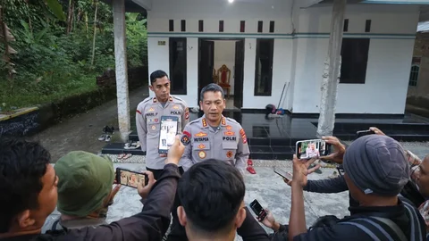 {{caption}}