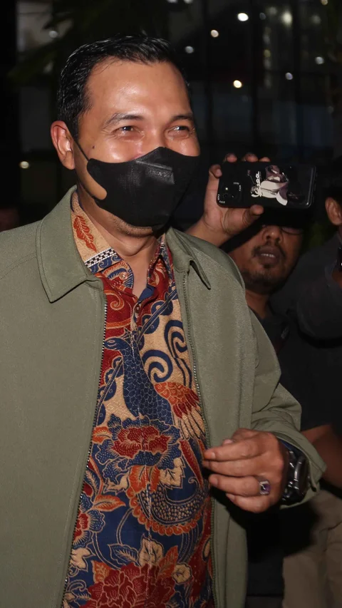 FOTO: Plt Wali Kota Madiun Bungkam Usai Diperiksa KPK