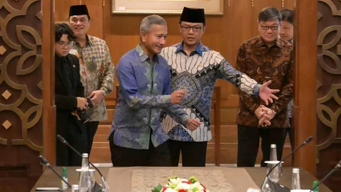 {{caption}}