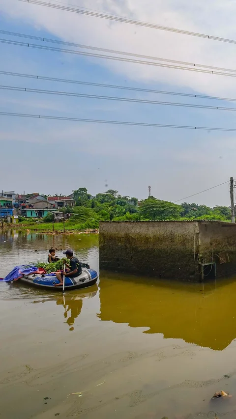 FOTO: Melihat Dampak Longsoran TPA Cipayung  Depok di Permukiman Warga