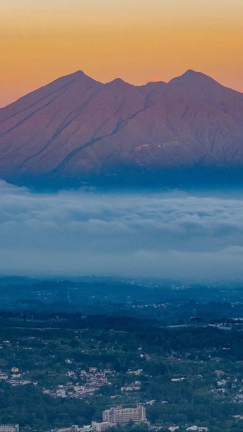 FOTO: Pesona Alam Puncak Masih Menjadi Tujuan Favorit Warga Saat Libur Panjang